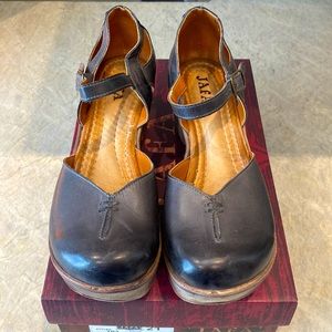 Jafa 702 Graphite Sandal size 9.5 /40